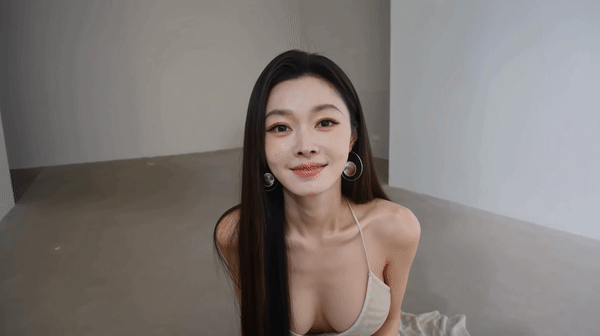 AI真人短剧《心理剧情手机》系列——宋轶篇 画展上遇到一位风骚的贵妇！第一人称视角 动漫视频 PC端 预览图