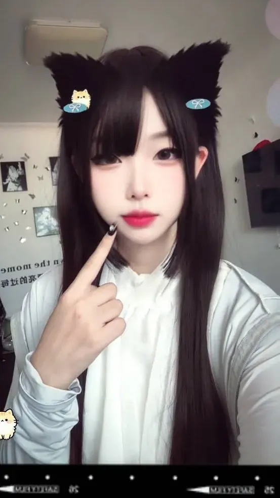 『套图』反差精神小妹啪啪流出 - 沐沐不吃姜 套图 预览图