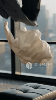 AI真人短剧深夜加班，绝望办公室1-8集全 女总裁被心怀不轨男人肆意 动漫视频 PC端 预览图